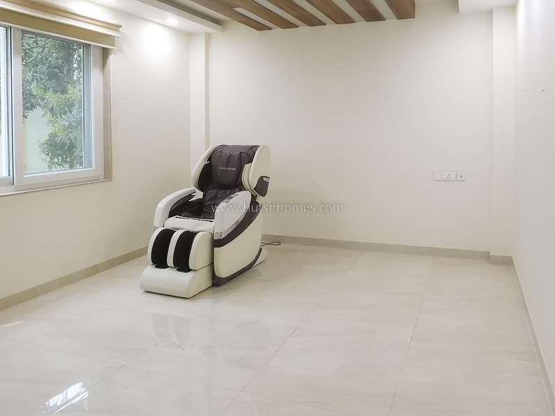 3 BHK Flat For Rent in Defence Colony