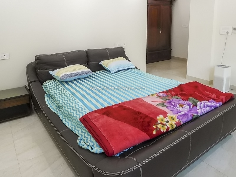 3 BHK Flat For Rent in Defence Colony
