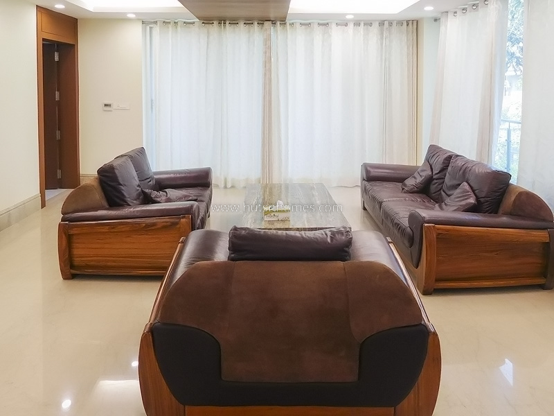 3 BHK Flat For Rent in Defence Colony