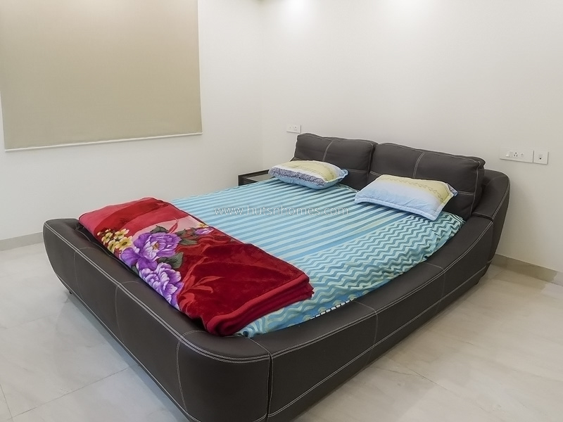 3 BHK Flat For Rent in Defence Colony