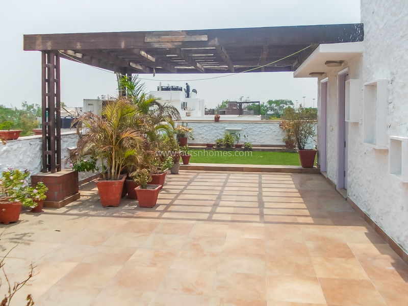 5 BHK Duplex For Rent in Defence Colony