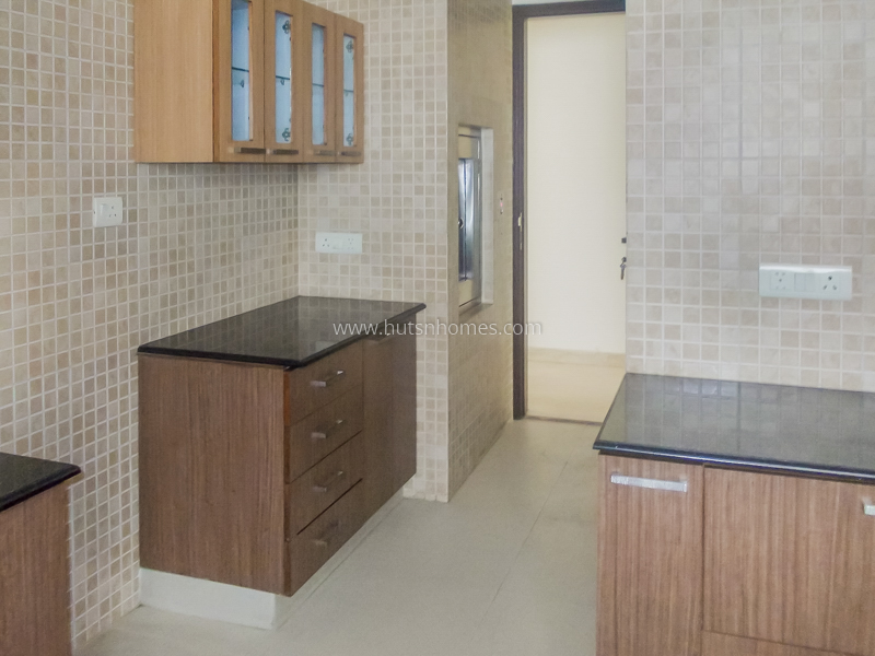 5 BHK Duplex For Rent in Defence Colony