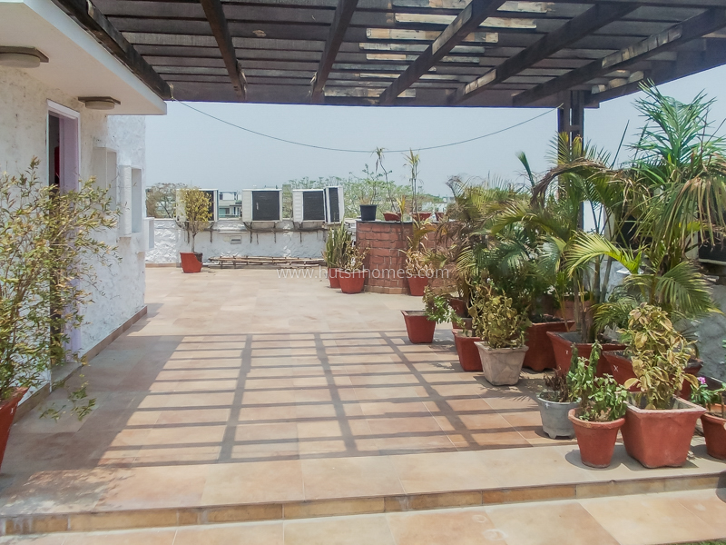 5 BHK Duplex For Rent in Defence Colony