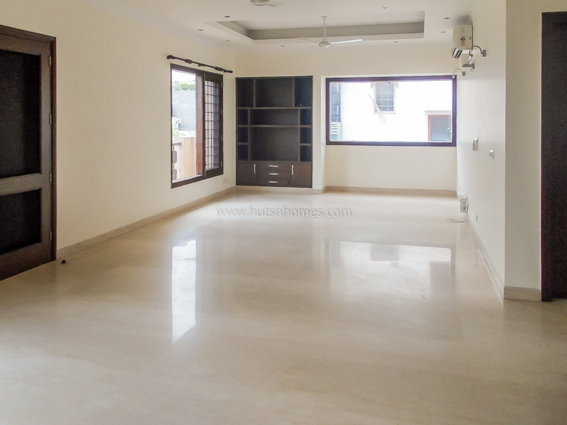 5 BHK Duplex For Rent in Defence Colony
