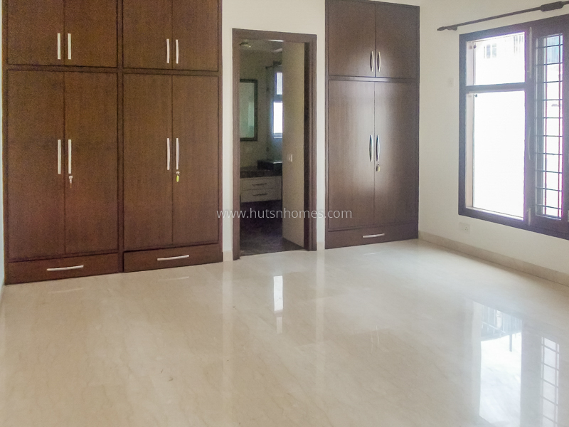 5 BHK Duplex For Rent in Defence Colony