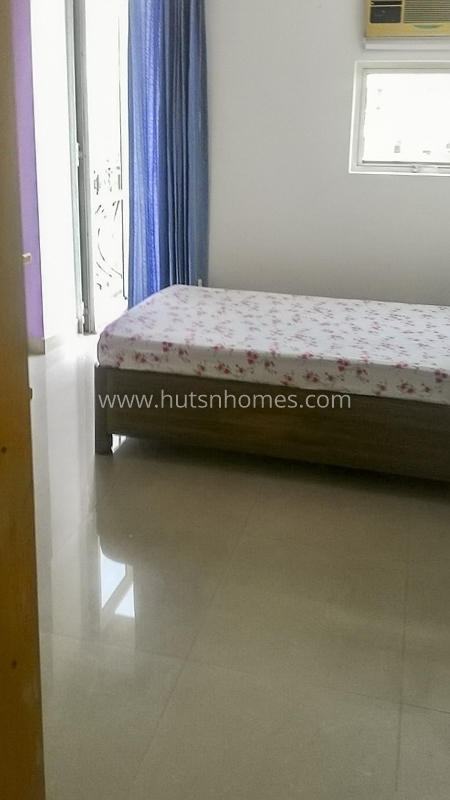 3 BHK Condo For Rent in DLF City Phase - 4