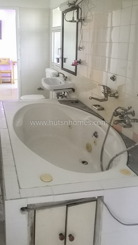 3 BHK Condo For Rent in DLF City Phase - 4