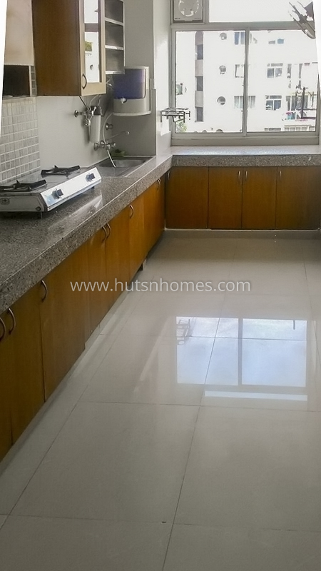 3 BHK Condo For Rent in DLF City Phase - 4