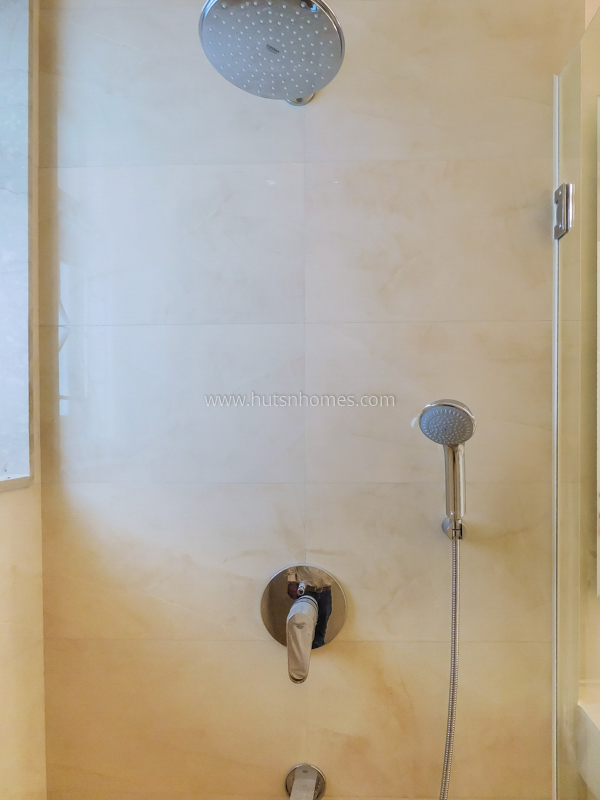 3 BHK Builder Floor For Rent in Defence Colony