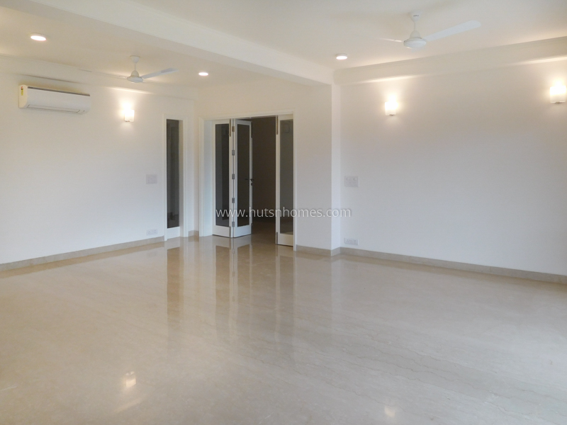 3 BHK Builder Floor For Rent in Defence Colony