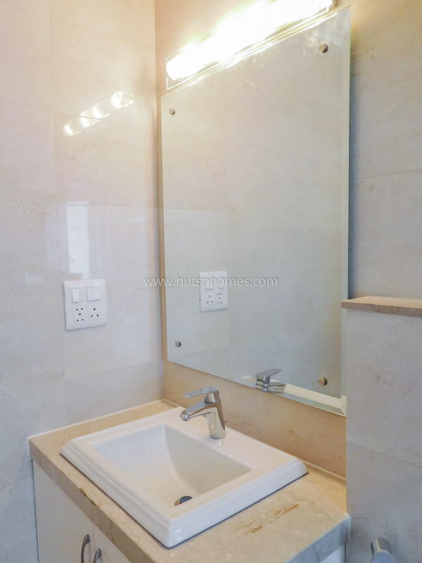 3 BHK Builder Floor For Rent in Defence Colony