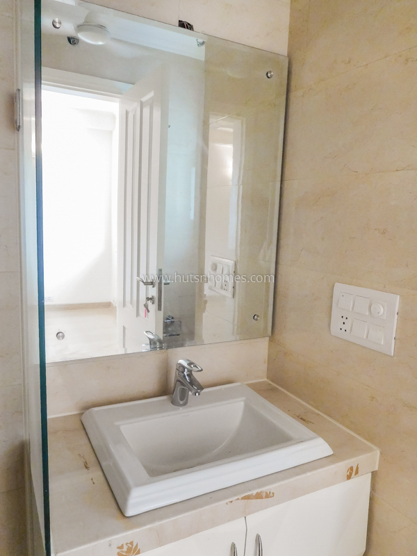 3 BHK Builder Floor For Rent in Defence Colony