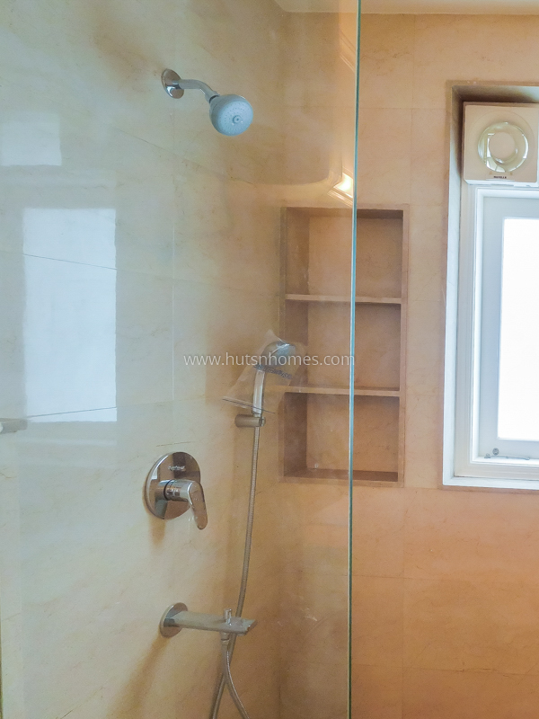 3 BHK Builder Floor For Rent in Defence Colony