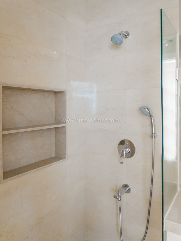 3 BHK Builder Floor For Rent in Defence Colony