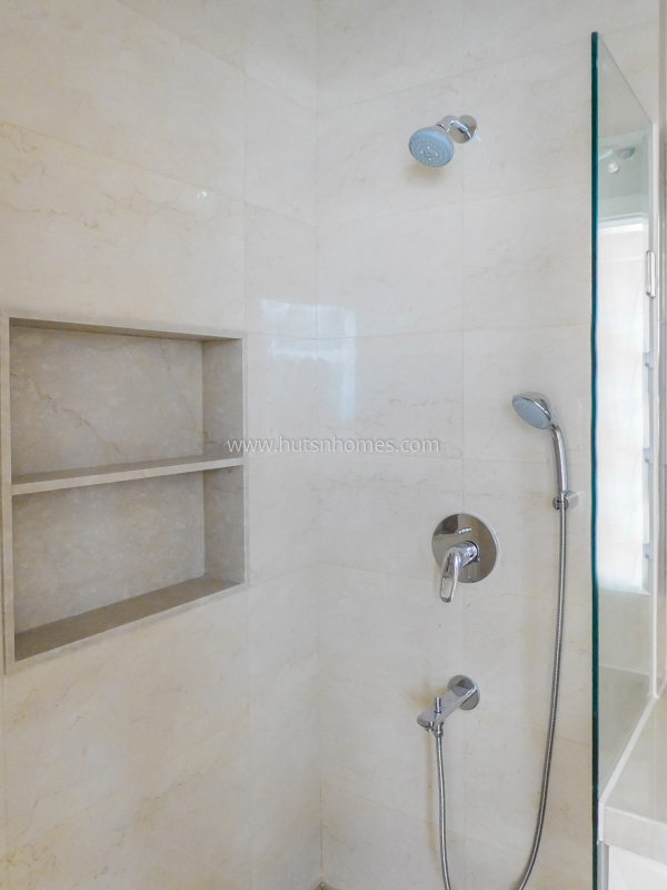 3 BHK Builder Floor For Rent in Defence Colony