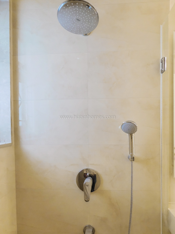 3 BHK Builder Floor For Rent in Defence Colony