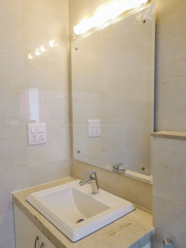 3 BHK Builder Floor For Rent in Defence Colony