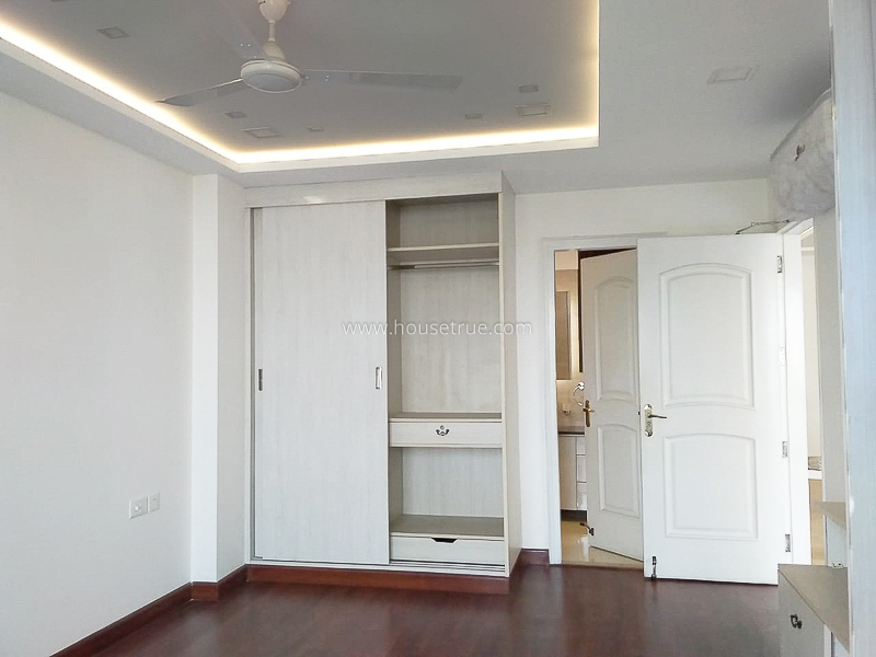 3 BHK Flat For Rent in Defence Colony