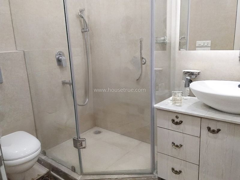 3 BHK Flat For Rent in Defence Colony