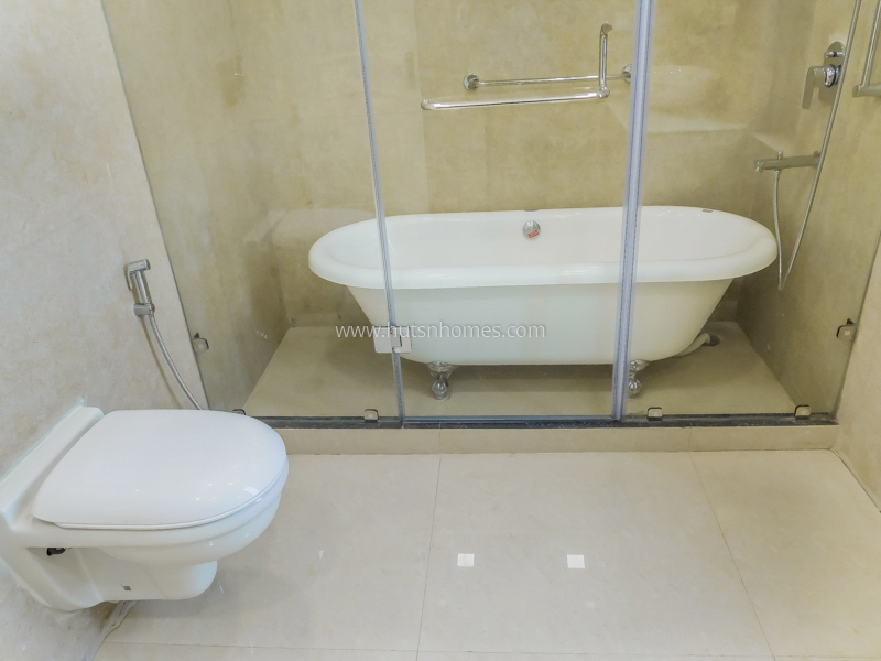3 BHK Flat For Rent in Defence Colony