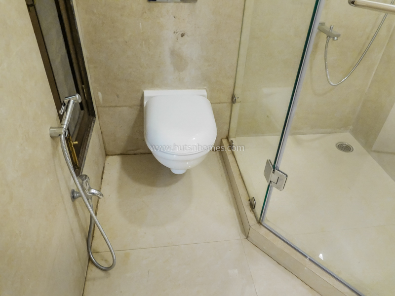 3 BHK Flat For Rent in Defence Colony