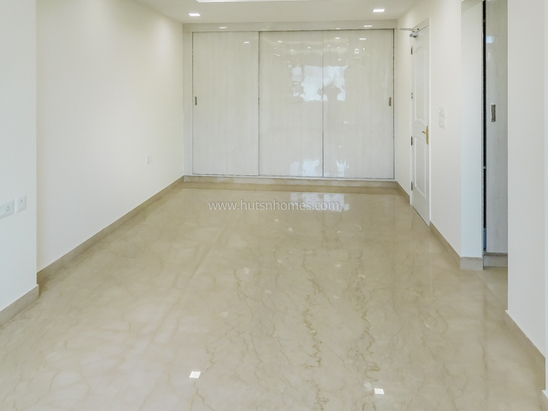 3 BHK Flat For Rent in Defence Colony
