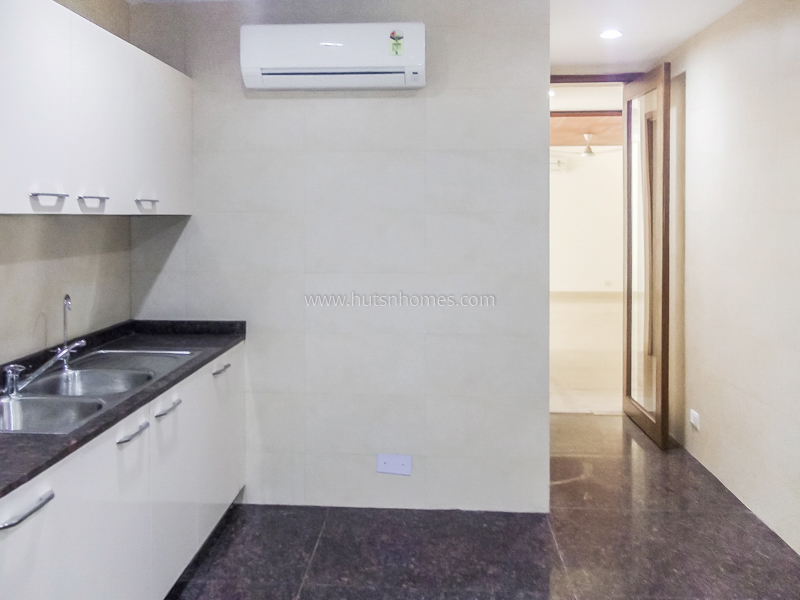 3 BHK Flat For Rent in Defence Colony