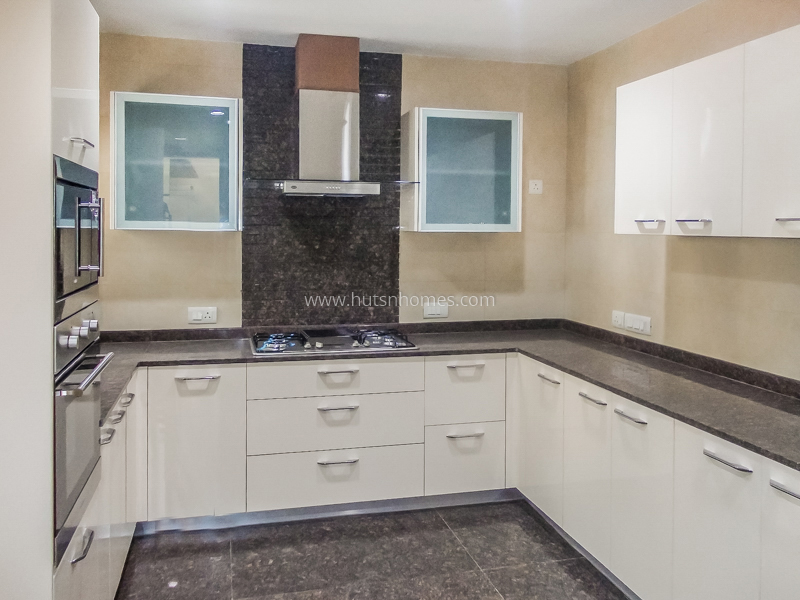 3 BHK Flat For Rent in Defence Colony