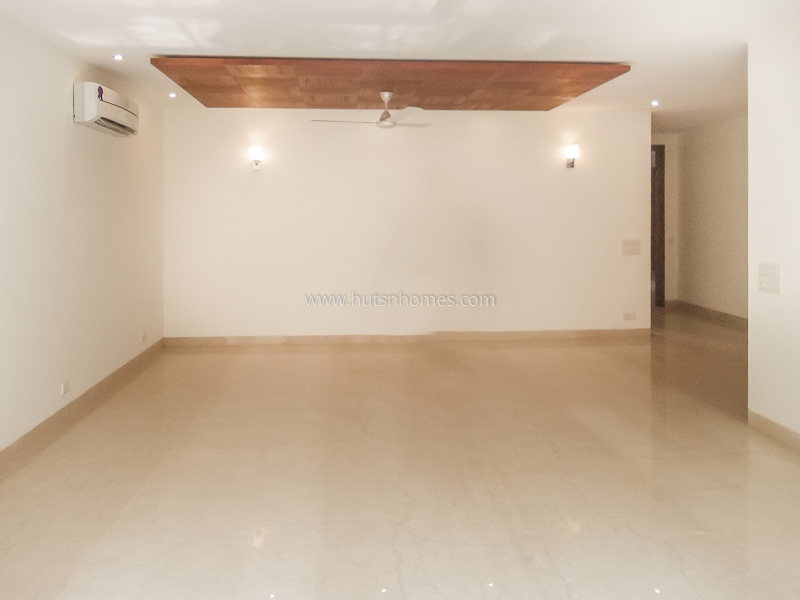 3 BHK Flat For Rent in Defence Colony