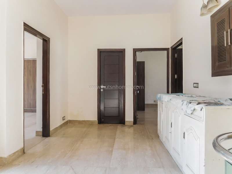 4 BHK House For Rent in Defence Colony