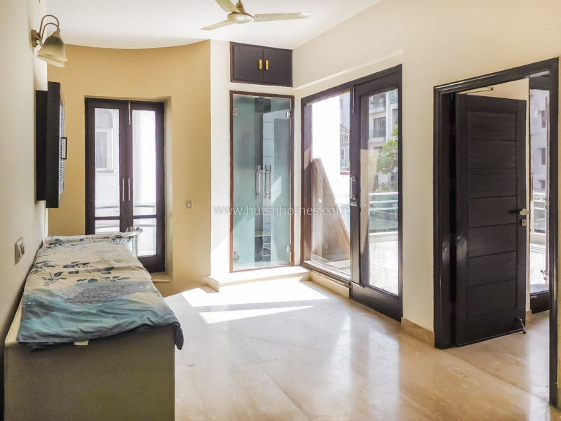 4 BHK House For Rent in Defence Colony