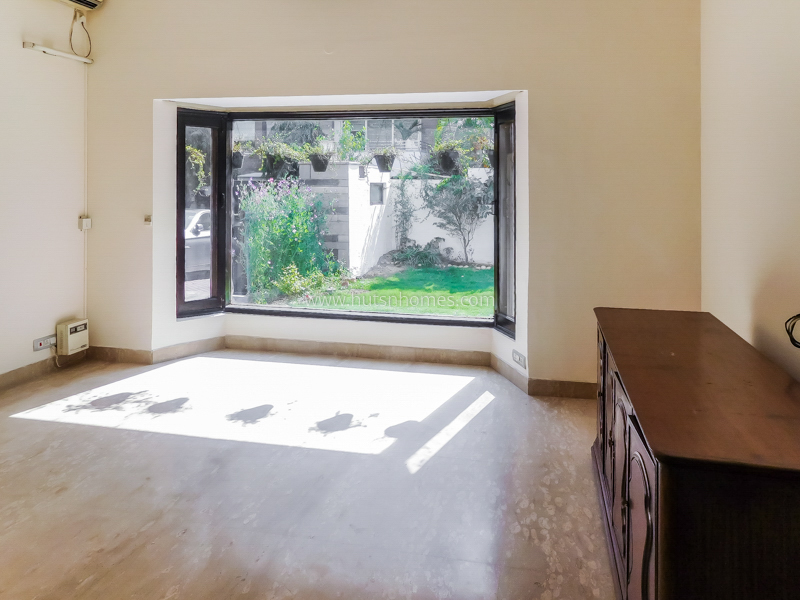 4 BHK House For Rent in Defence Colony