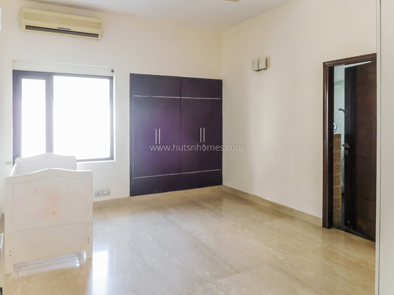 4 BHK House For Rent in Defence Colony