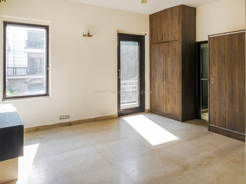 4 BHK House For Rent in Defence Colony