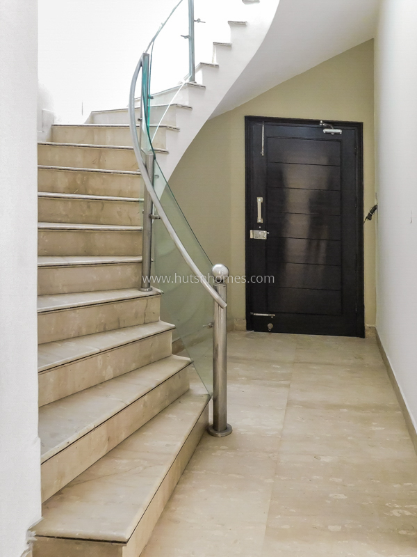 4 BHK House For Rent in Defence Colony