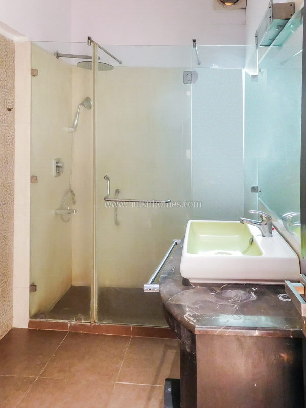 4 BHK House For Rent in Defence Colony