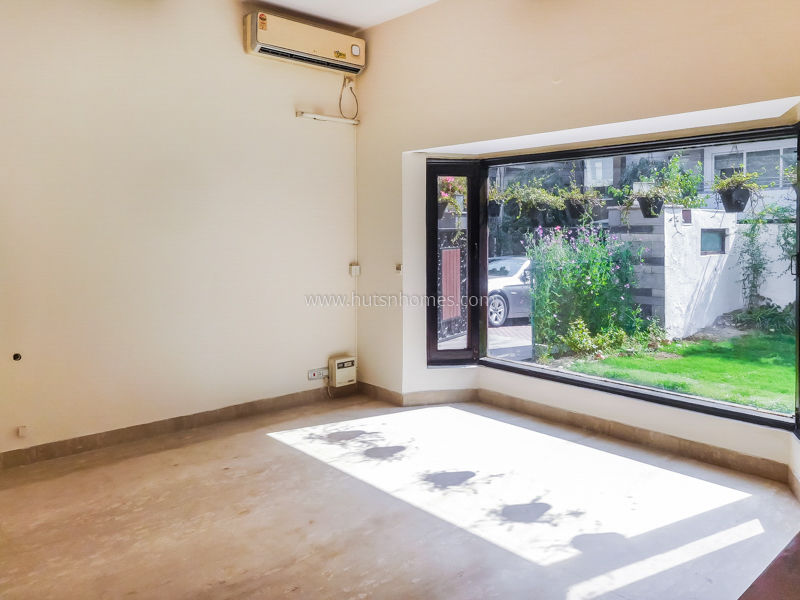 4 BHK House For Rent in Defence Colony