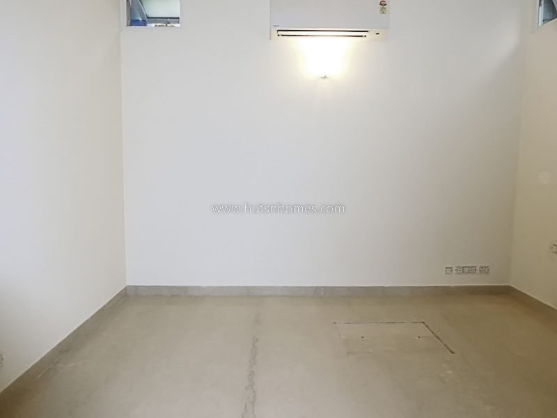 4 BHK Flat For Rent in Anand Niketan