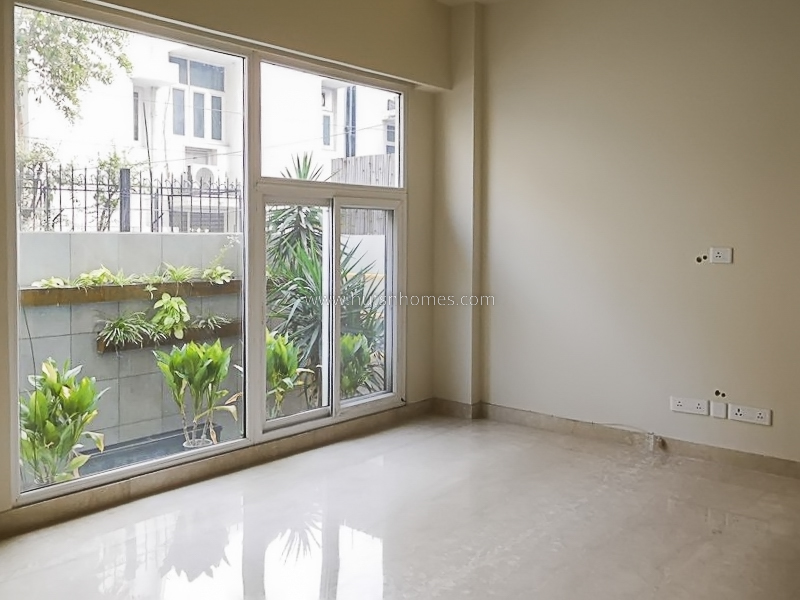 4 BHK Flat For Rent in Anand Niketan