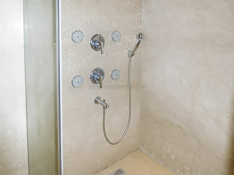 4 BHK Flat For Rent in Anand Niketan