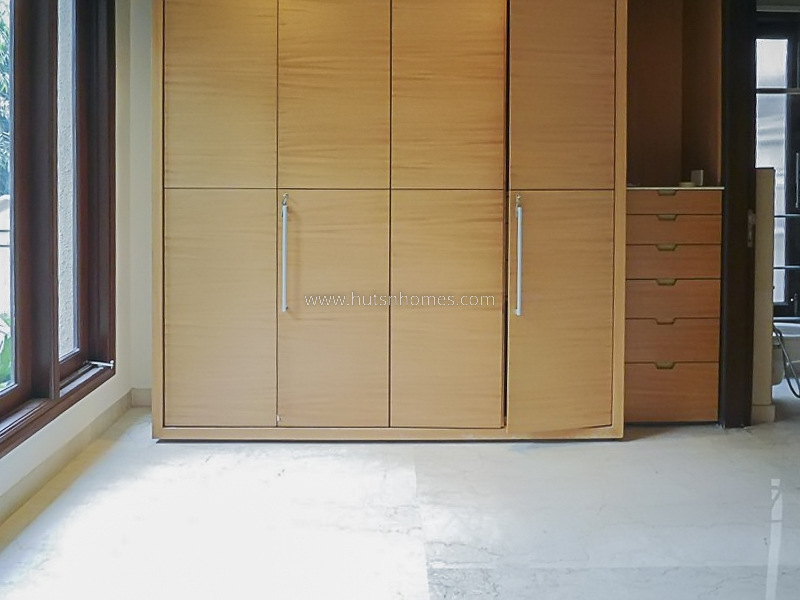 4 BHK Flat For Rent in Anand Niketan