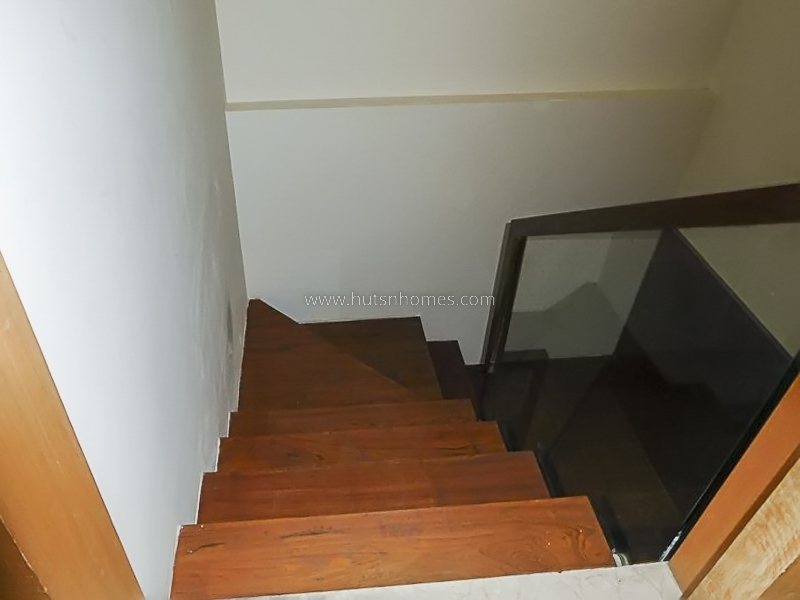 4 BHK Flat For Rent in Anand Niketan
