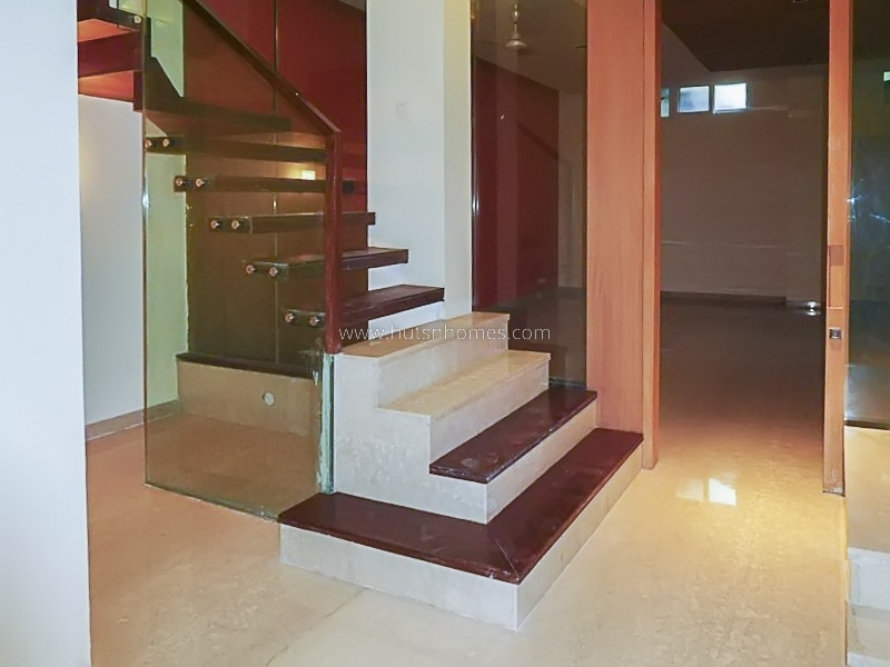 4 BHK Flat For Rent in Anand Niketan