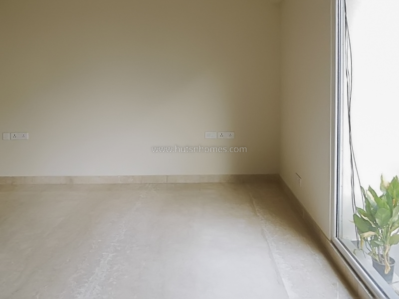 4 BHK Flat For Rent in Anand Niketan