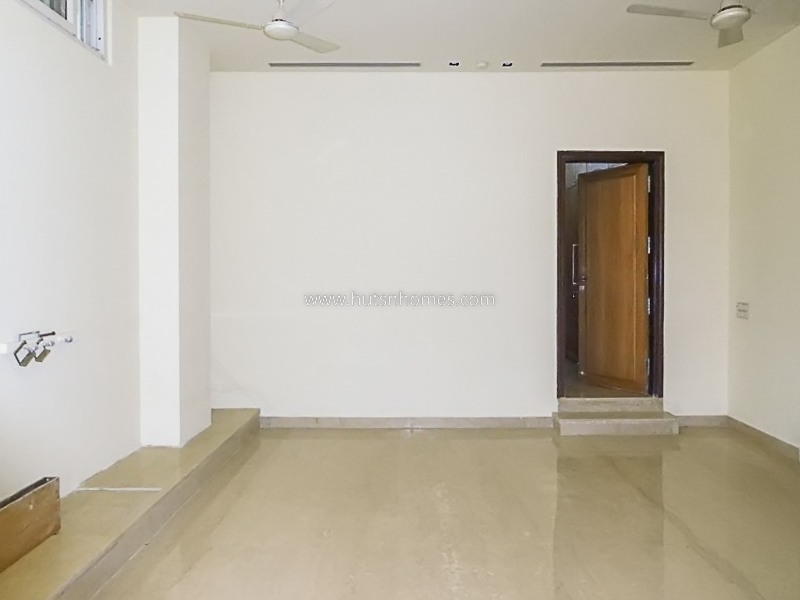 4 BHK Flat For Rent in Anand Niketan