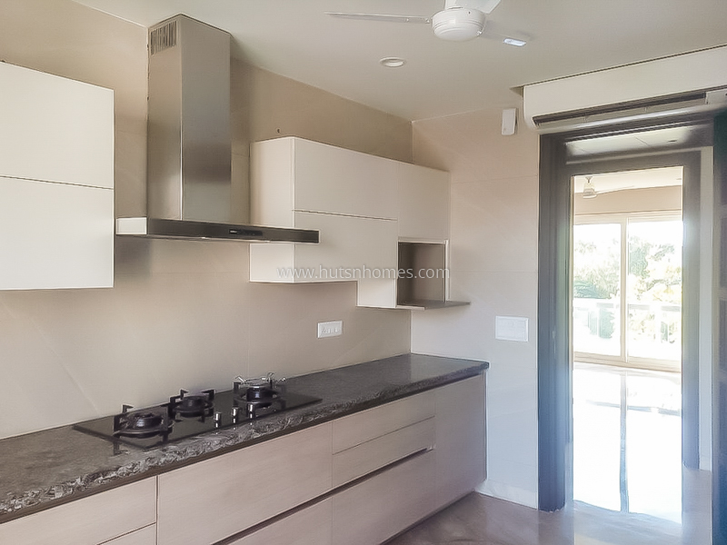 4 BHK Flat For Rent in Defence Colony