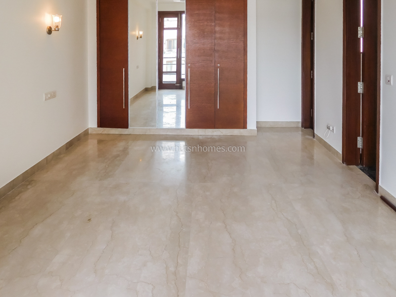 3 BHK Flat For Rent in Defence Colony