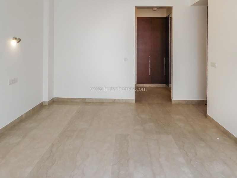 3 BHK Flat For Rent in Defence Colony