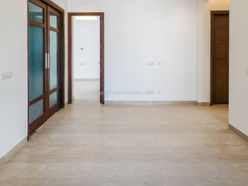 3 BHK Flat For Rent in Defence Colony