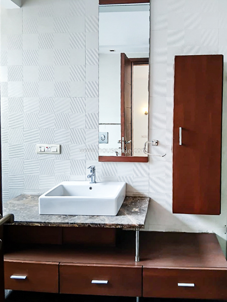 3 BHK Flat For Rent in Defence Colony